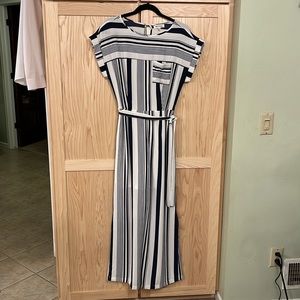 NWT Super Cute Monteau Jumpsuit size Large